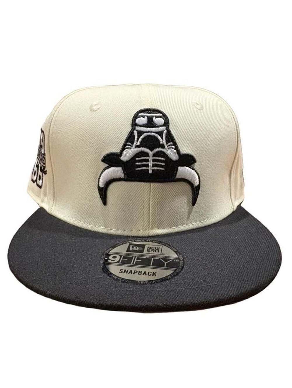 New Era Chicago Bulls 9FIFTY Snapback Hat Cream Black Established 66